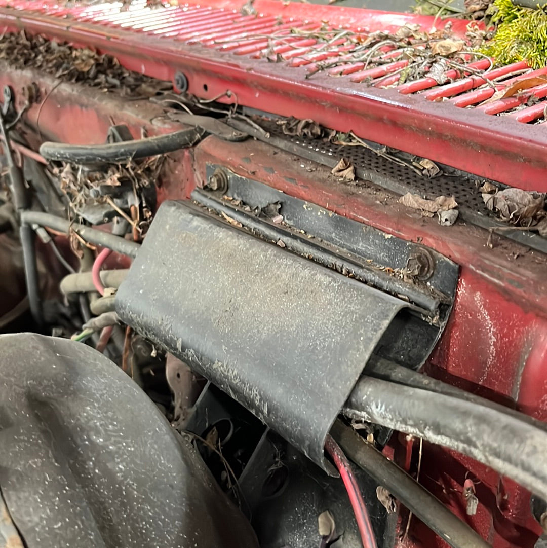 Wire Harness / Vacuum Hose Retaining Sleeve