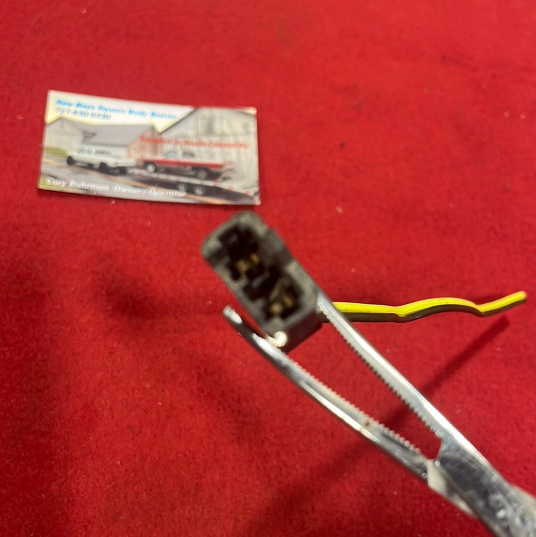 Pigtail, Radio LH Rear Speaker Pigtail (Speaker Side)(Short Lead)