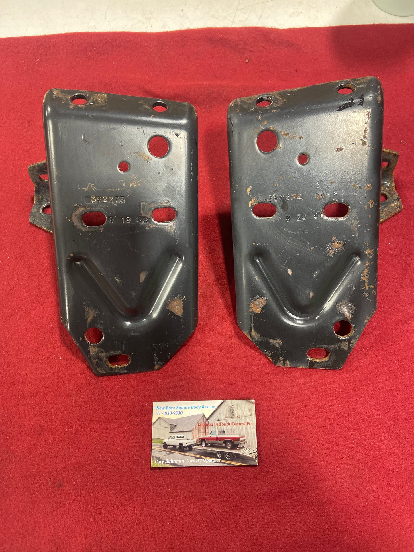 K Series Small Block Engine Frame Side Perches / Brackets Part# 14055501 LH side & 14055502 RH side.