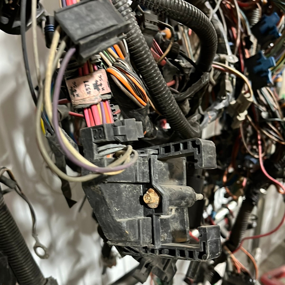 Bulkhead, Engine Harness Bulkhead (1989- 1991) Third Design