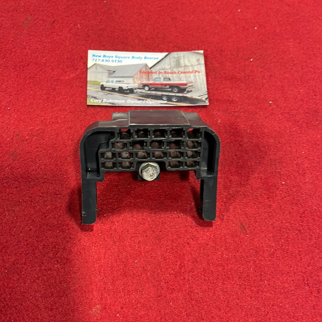 Bulkhead, Engine Harness Bulkhead (1975 - 1988) Second Design