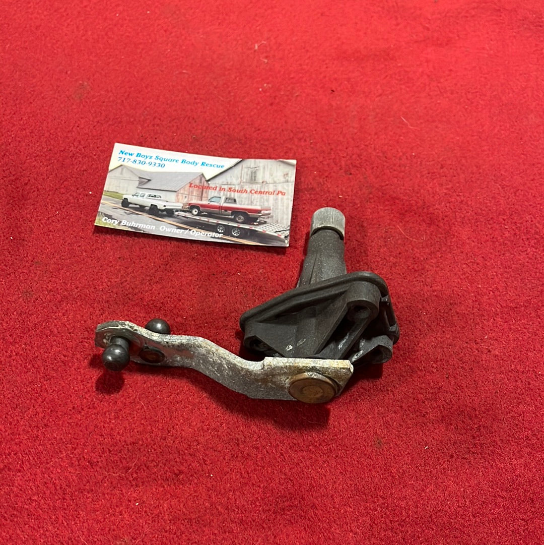 RH Wiper Arm Transmission Mount (84-91)