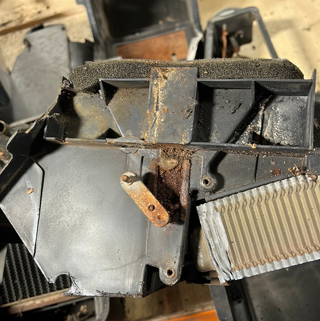 AC Inside Housing Temperature Valve Retaining Clip Part# 3022741