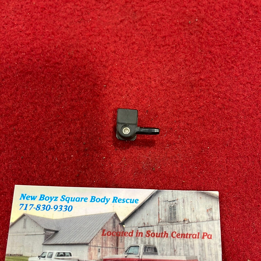 84-91 Windshield Wiper Nozzle