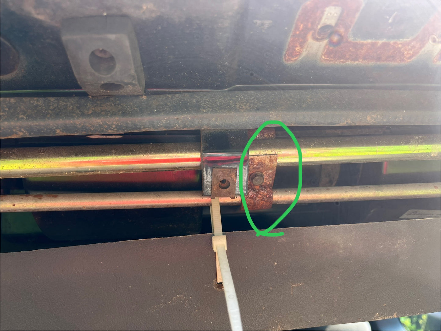 Bracket, Rear Auxiliary A/C Evaporator Hose Bracket (Air Conditioning AC)