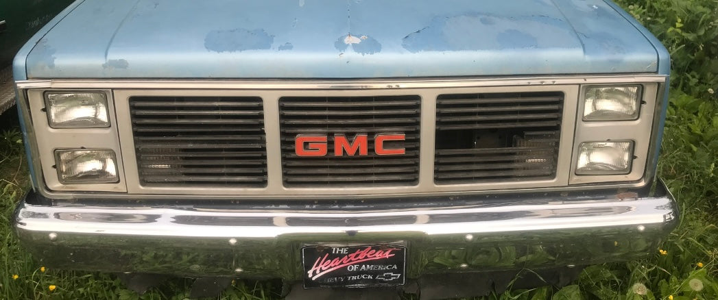 Molding, Front End Sheet Metal Upper Molding 1983 - 1988 Part# 15594898