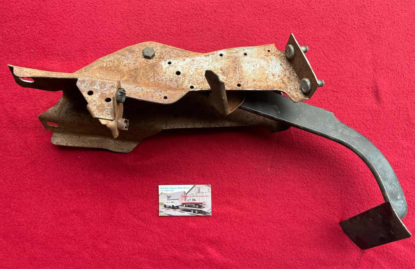 Brake Pedal Assembly, Automatic Vacuum Brake Pedal Assembly (Metric Studs)