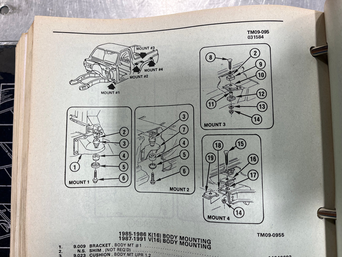 Bracket, Body Mount Bracket RH (Blazer / Jimmy)