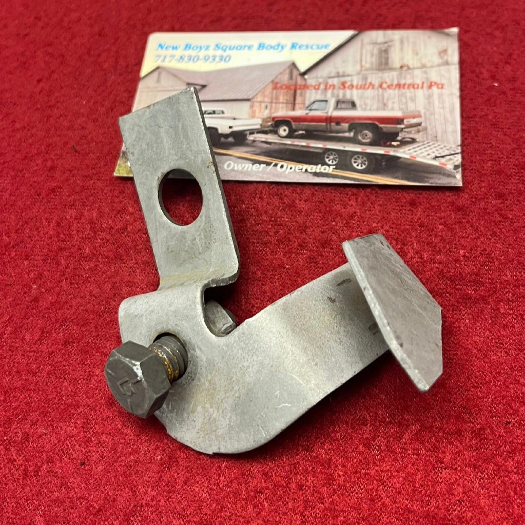 switch brake pedal Striker, Brake Pedal Switch Striker (Vacuum) (2nd Design Older Style) – New  Boyz Squarebody Rescue