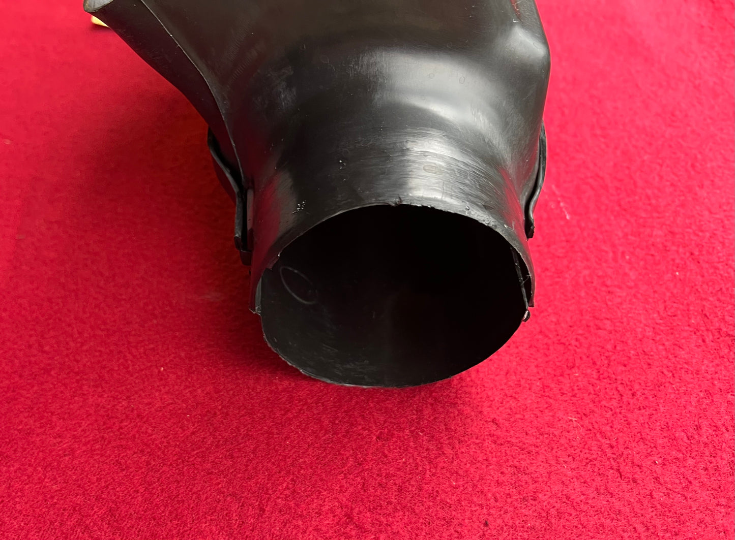 Duct, Center Air Outlet Duct Part# 14014556 (A/C Air Conditioning)
