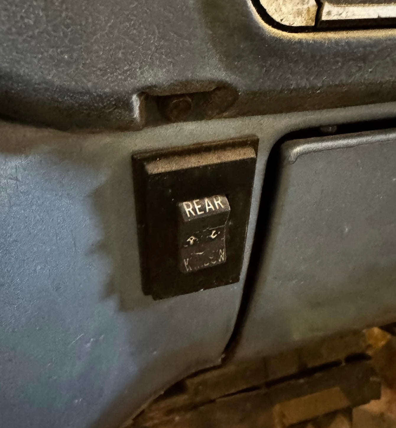 Bezel, Single Switch Dash Bezel (Early Design) Vertical Switch