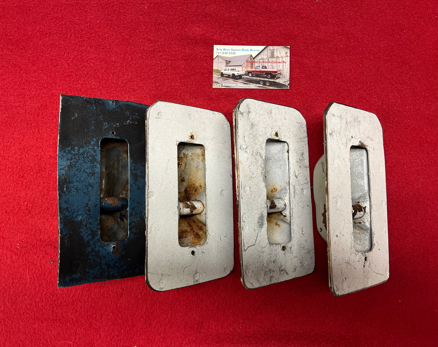 Mounts, 3rd Row Seat Bracket Floor Mounts Suburban (Set of 4)