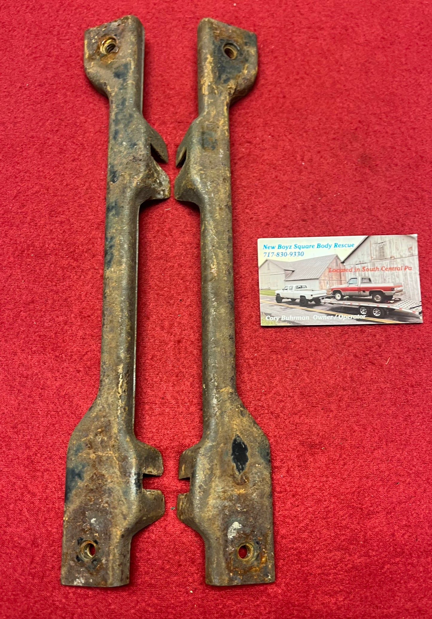 Bracket Set, GMC Grille Mount Brackets Middle 1973 - 1974
