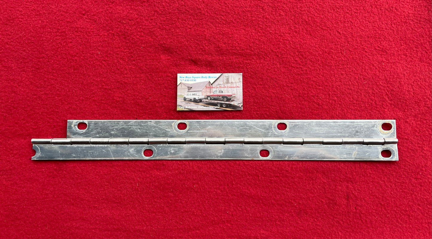 Hinge, RH Second Row Seat Cushion Hinge (Seat Back) Part# 14037168