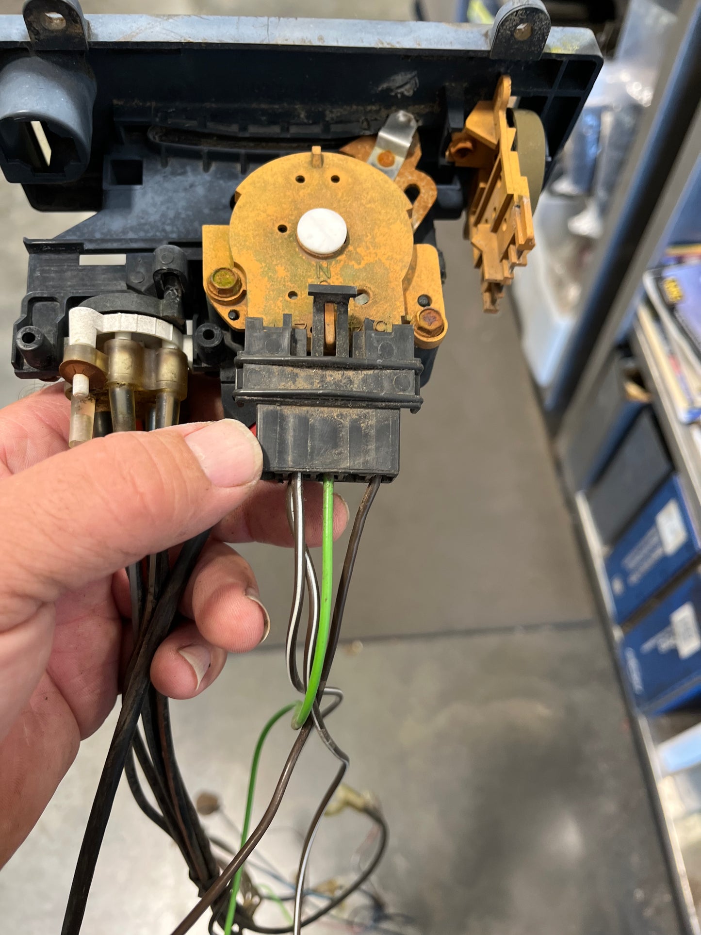 Connector, Air Conditioning Selector Switch Valve Connector 1983 - 1991 ( AC A/C )