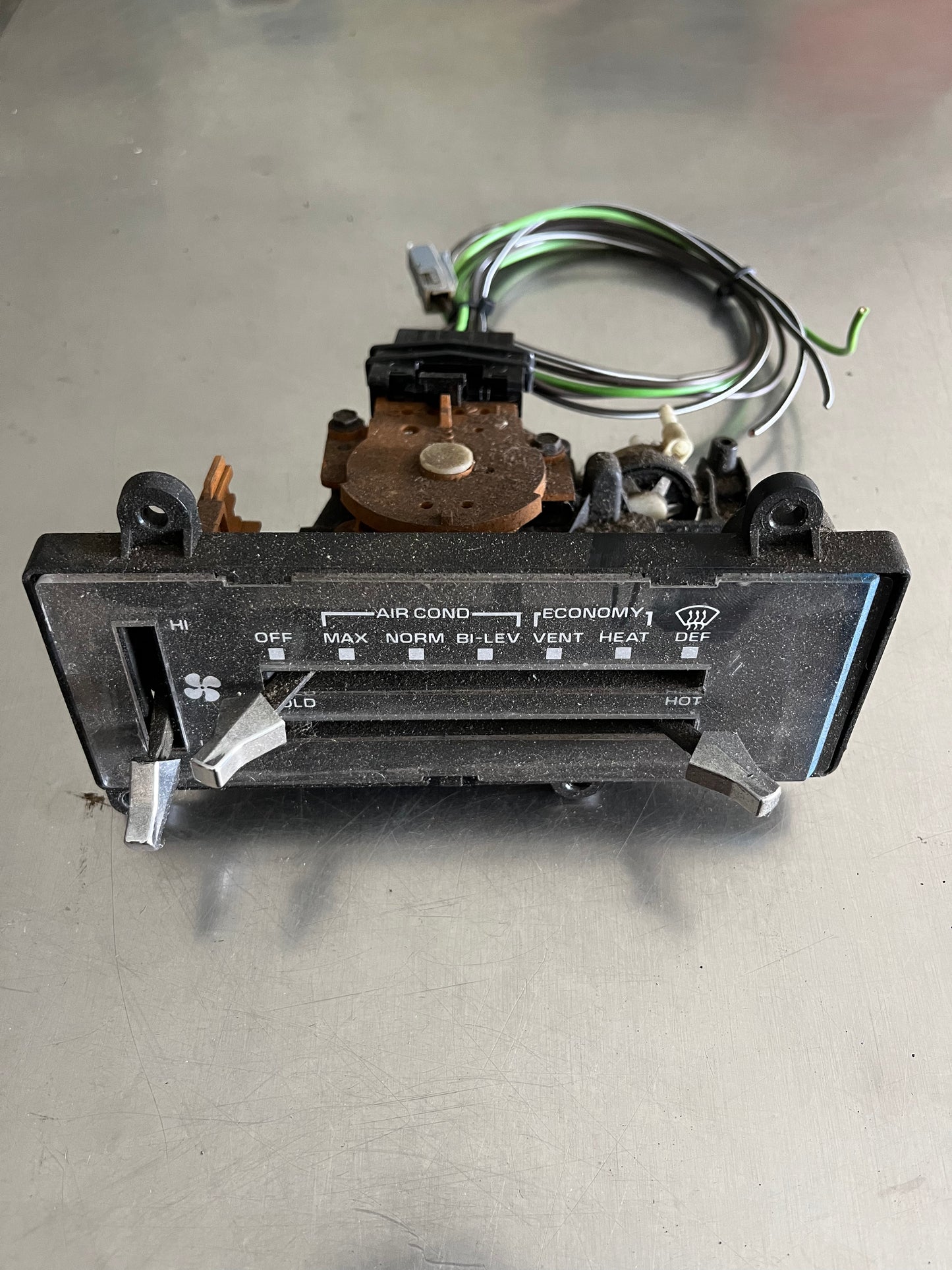 Connector, Air Conditioning Selector Switch Valve Connector 1983 - 1991 ( AC A/C )