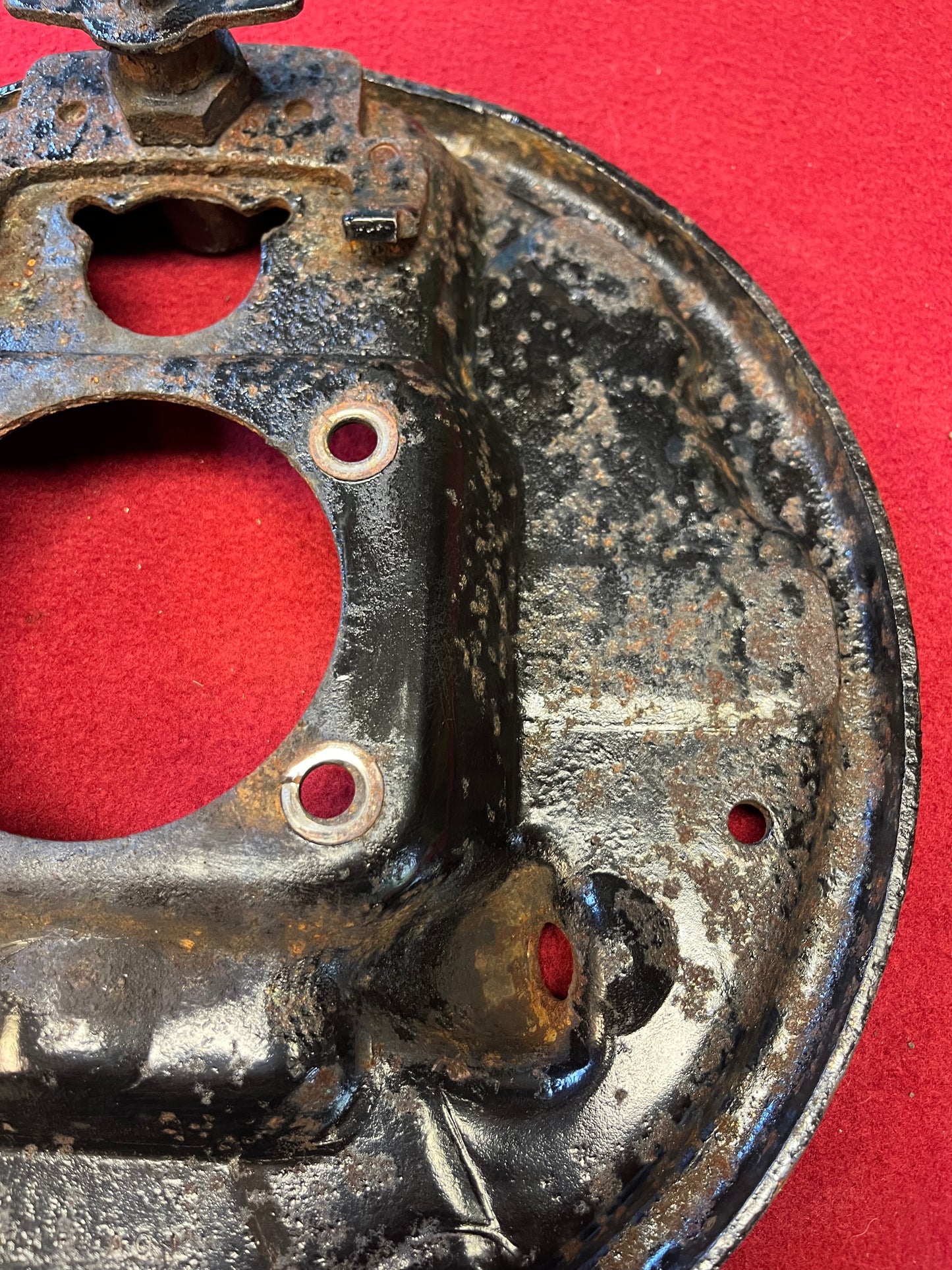Plate, Right Rear Brake Flange Plate (Backing Plate) Corporate 10 Bolt 8.5 Ring Gear Part#14055280