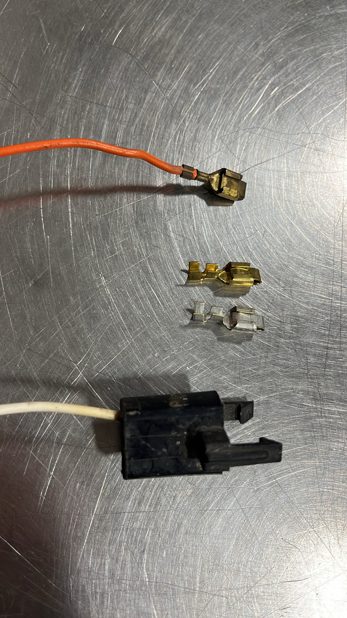 Terminal, 56 Series Female 14-18 Gauge Part# 2962447