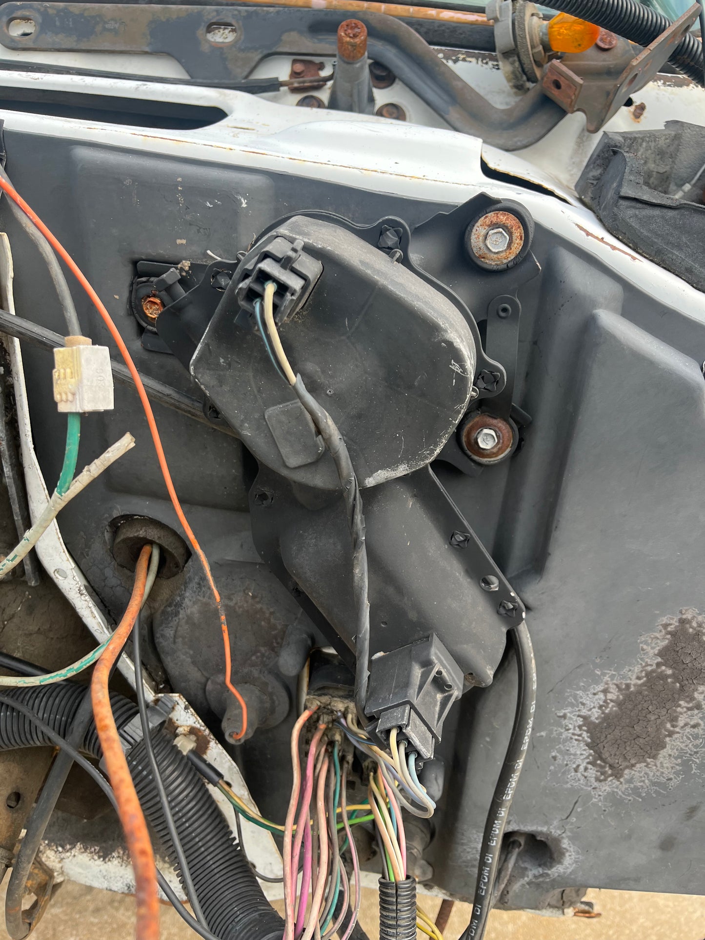Connector W/ Terminals, Windshield Wiper Motor Park Connector and 2 Terminals (Wiper Switch Kit) (1978-1991)
