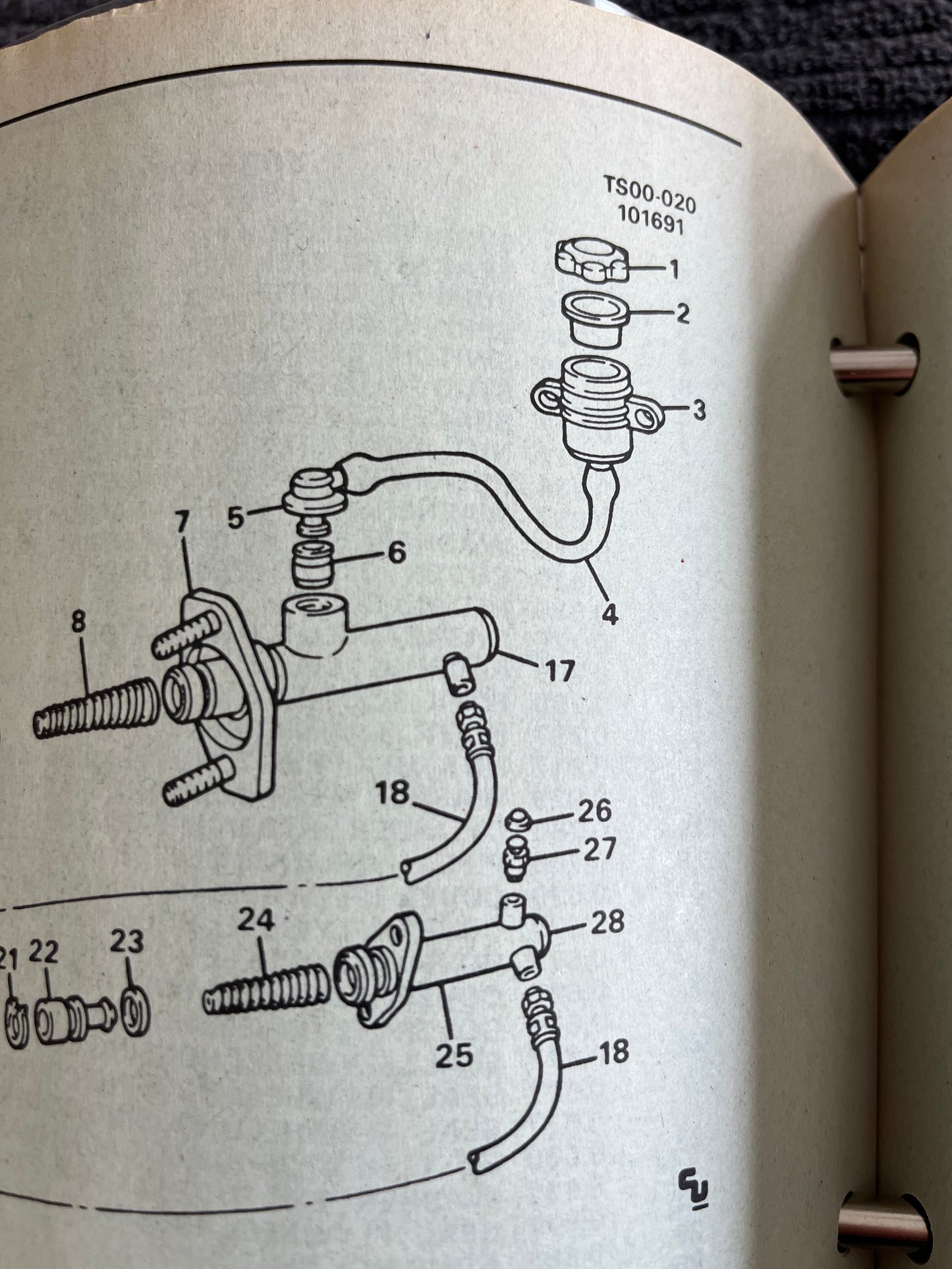 Cap, Hydraulic Clutch Fluid Reservoir Cap 1985-1991 Part# 15594155