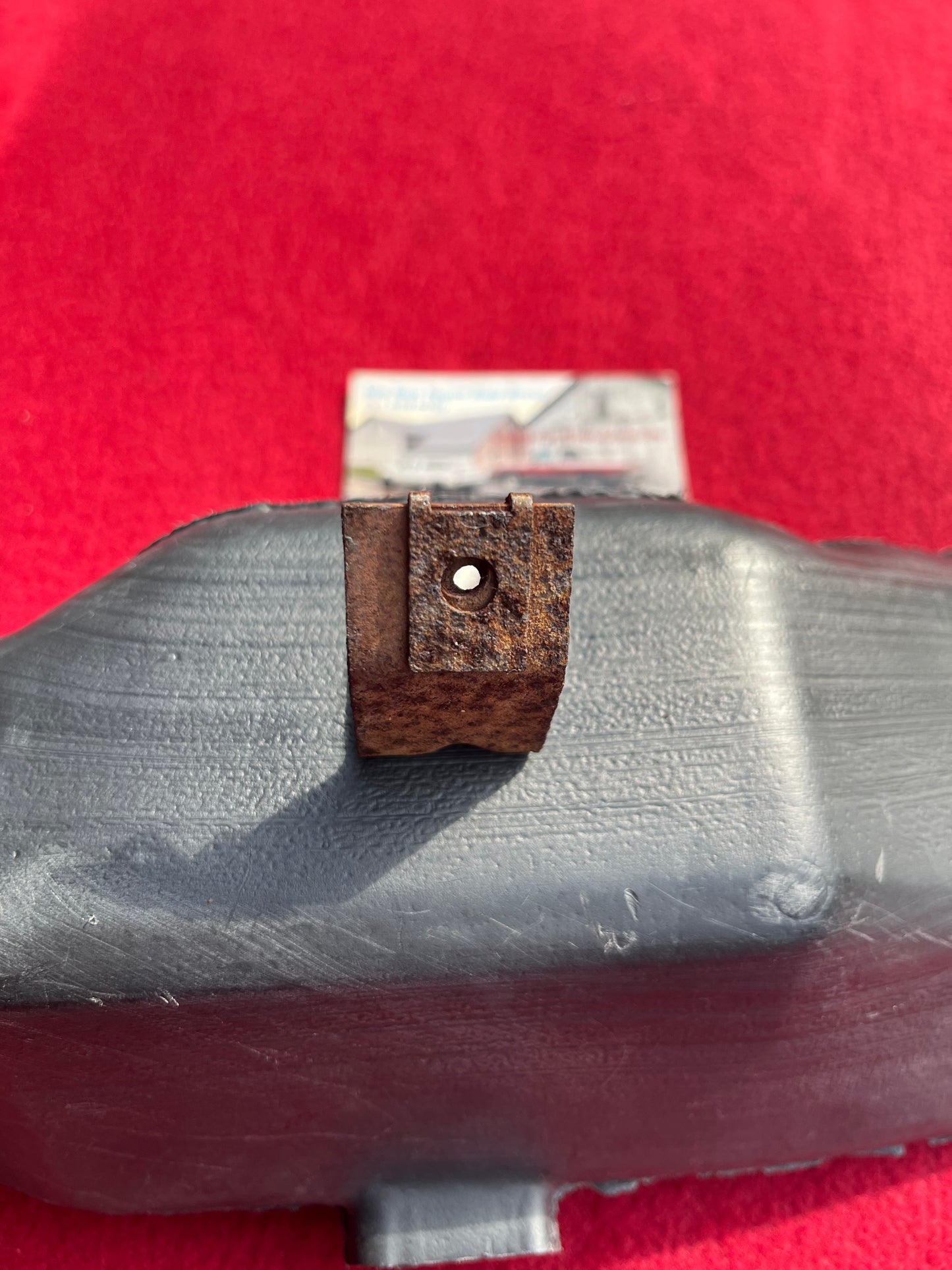 Duct, Air Conditioning (AC) Lower LH Duct Metal Mount Bracket Design Part# 15591175 1980 - 1988