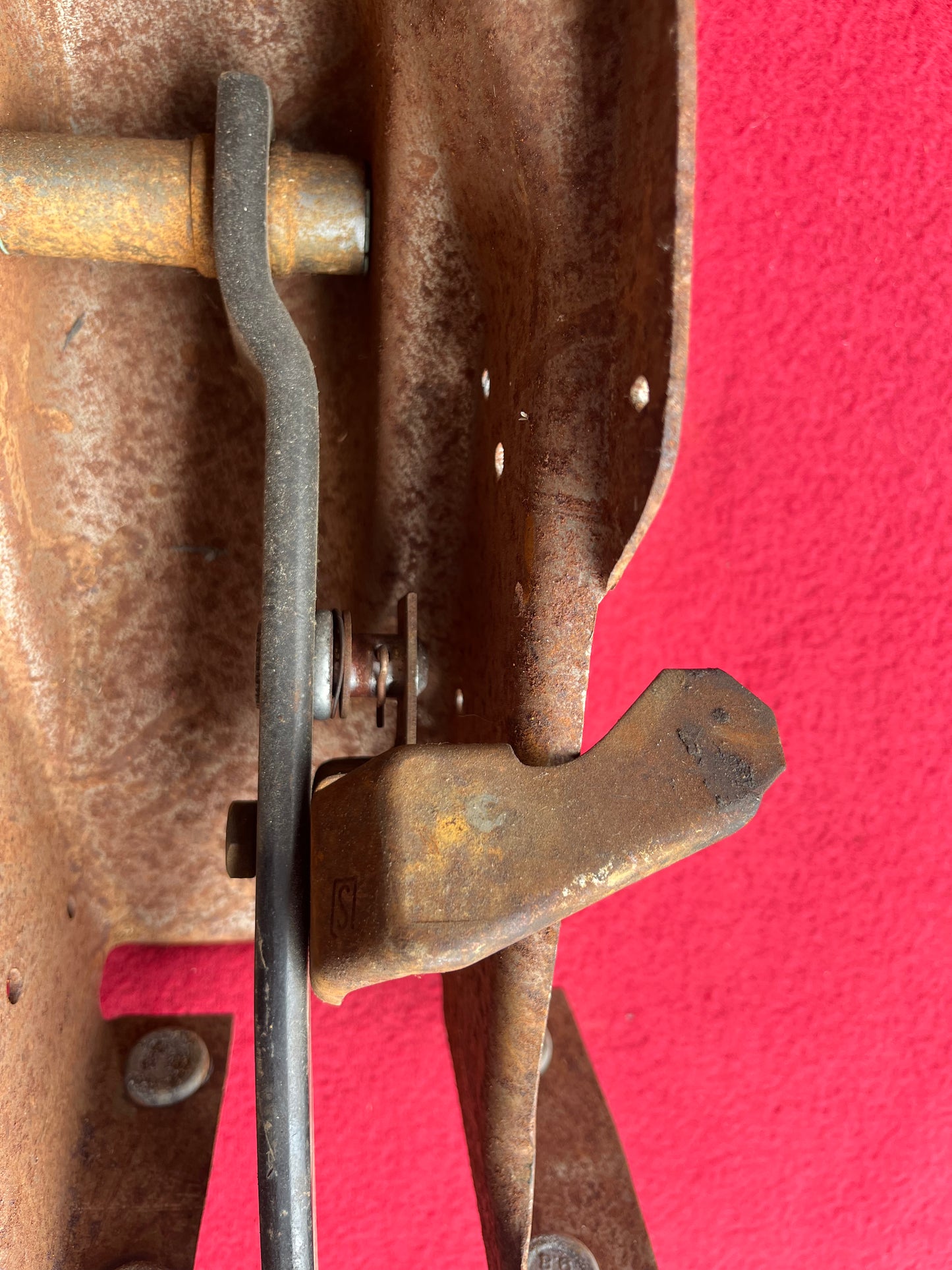 Brake Pedal Assembly, Automatic Vacuum Brake Pedal Assembly (Metric Studs)