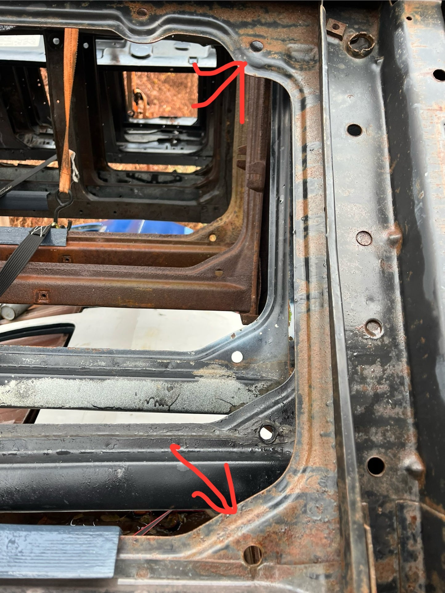 Condenser Mount Kit, Roundeye Condenser Mount Kit 1973-1980 Part# 3903536 & 3903539