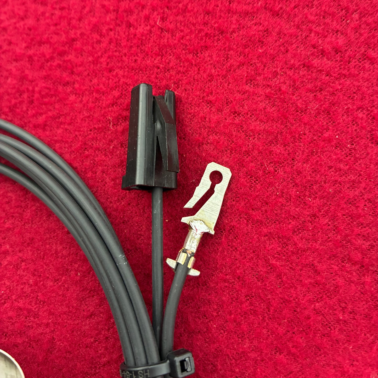 Lead M, Horn Power Lead 1983 - 1991 Black 16 Gauge