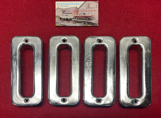 Closure, 3rd Row Seat Bracket Carpet Closure Suburban (Set of 4)