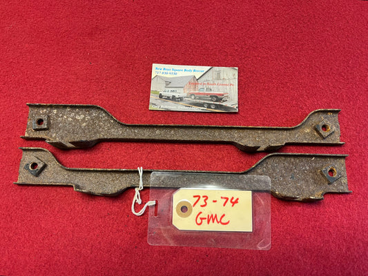 Brackets, Grille Mount Brackets Middle 1973 - 1974 GMC