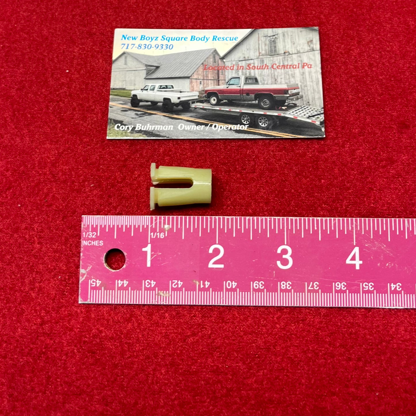 Spacer, Center Seat Cushion Trim Panel Spacer (Second Row) (Nylon Nut) Part# 14043814