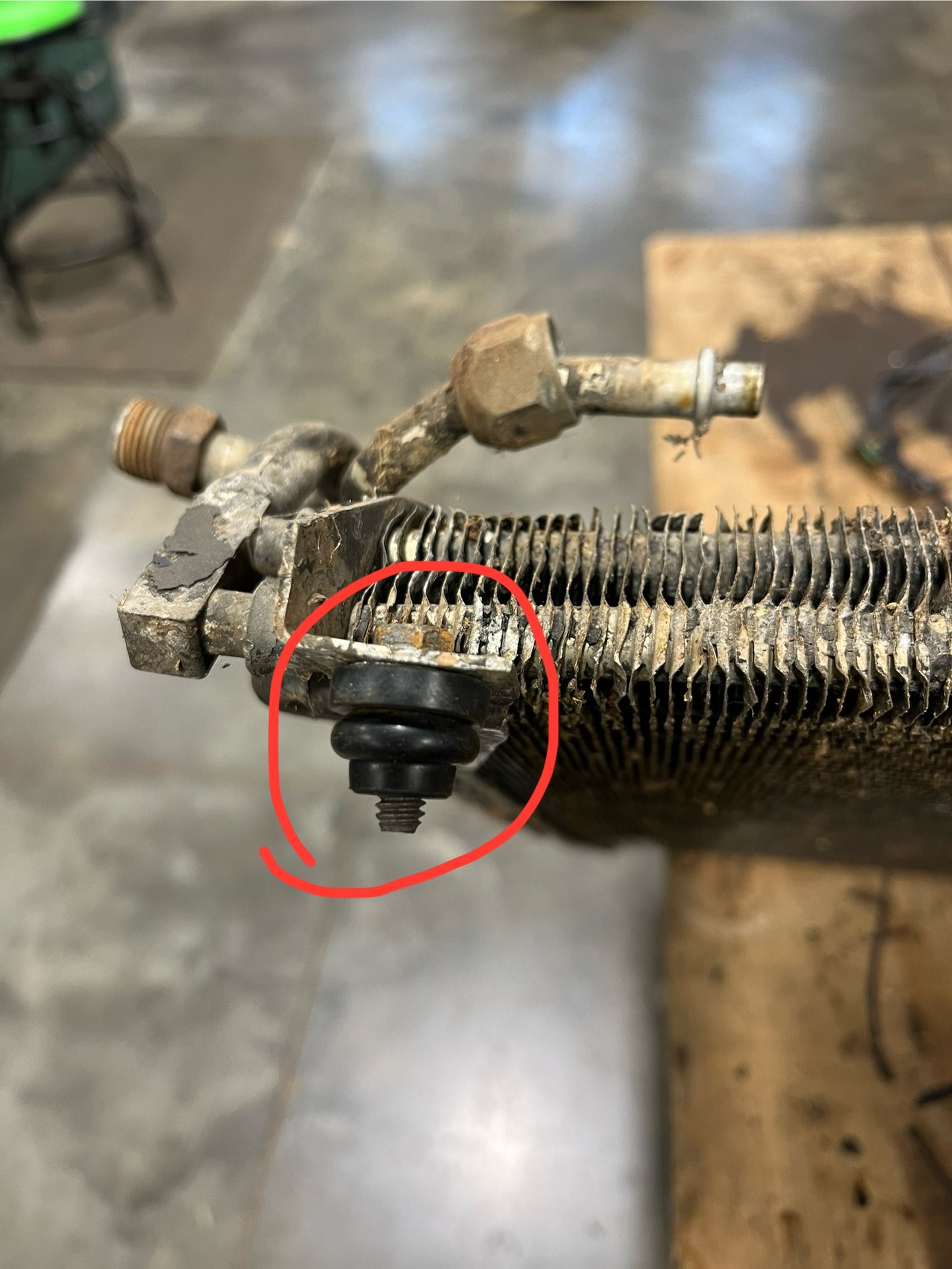 Condenser Mount Kit, Roundeye Condenser Mount Kit 1973-1980 Part# 3903536 & 3903539