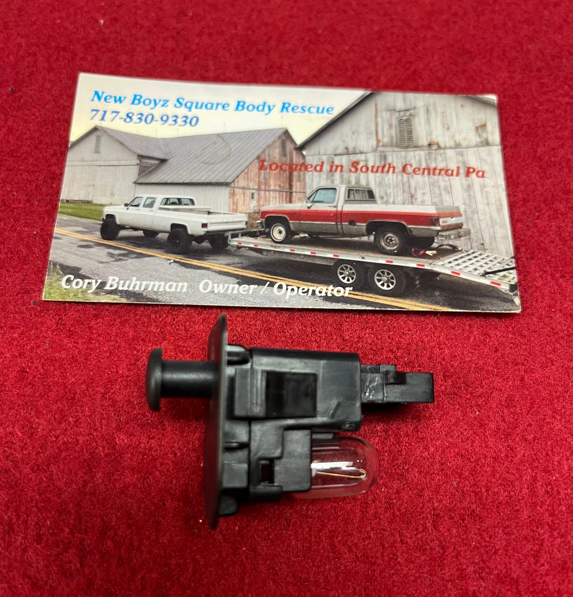 1963-1982 GLOVE BOX LIGHT SWITCH - SOCKET (#252025) - Corvette Parts 1963-1982 GLOVE BOX LIGHT SWITCH - SOCKET (#252025) - Corvette Parts