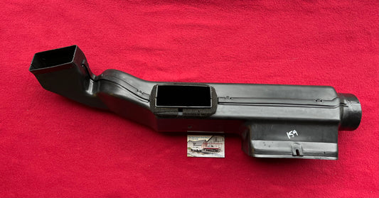 Duct, Center Air Outlet Duct Part# 14014556 (A/C Air Conditioning)
