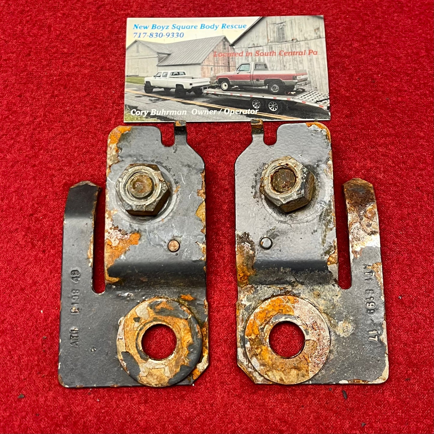 Bracket Set, LH & RH Seat Belt Retractor Mount Bracket 1987-1991 Regular Cab Truck