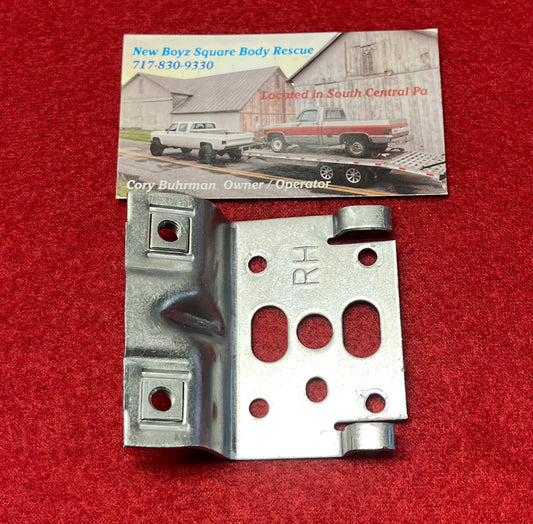 Bracket, Power Door Lock Actuator Bracket RH Front Part# 22049756