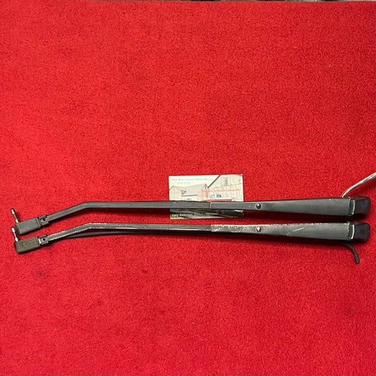 Arm Set, Wiper Arm Set 1985 - 1991 (Black) (Washer Nozzle Style) Part# 15522766