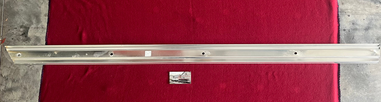 Molding, Roof Side Lower LH Molding / Closure (Topper Trim) loop