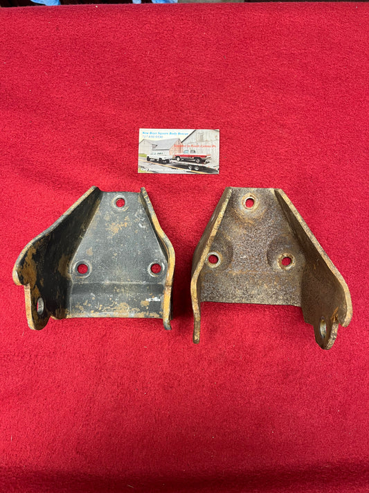 Brackets, Engine Side 250D Mount Brackets Part# 6272491 & Part# 6272492