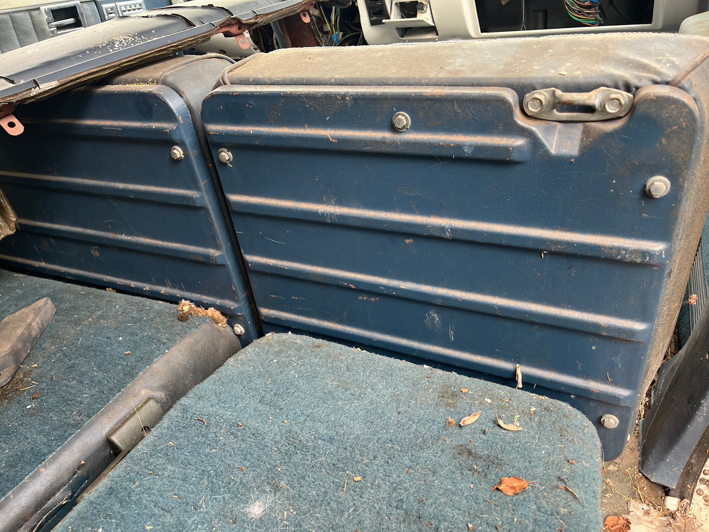 Spacer, Center Seat Cushion Trim Panel Spacer (Second Row) (Nylon Nut) Part# 14043814